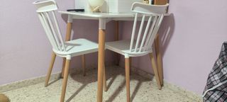 Mesa de comedor o cocina con 4 sillas