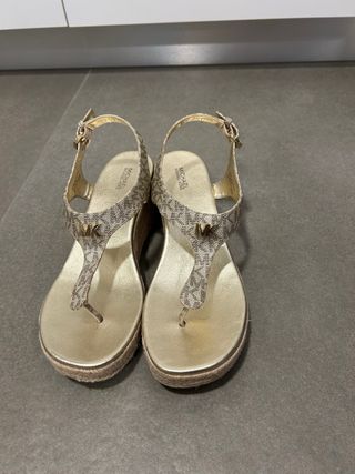 Sandalias Michael Kors doradas