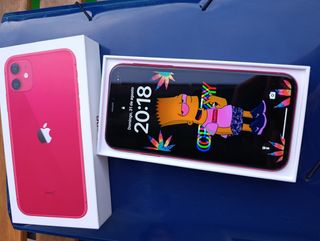 iPhone 11 rosso - 64GB