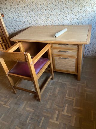 Escritorio y silla vintage