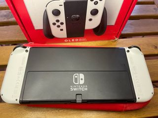 Nintendo Switch OLED bianco