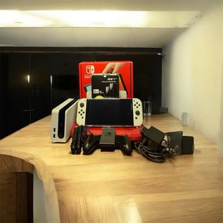 Nintendo Switch OLED bianco