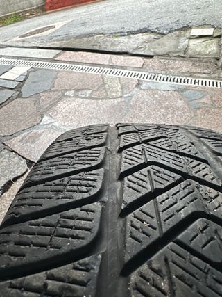 4 Neumáticos 235/60R18  35€ cada uno