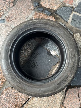 4 Neumáticos 235/60R18  35€ cada uno