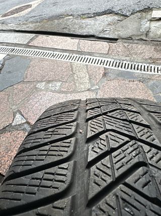 4 Neumáticos 235/60R18  35€ cada uno