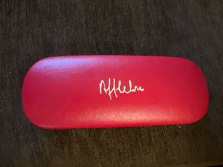 Estuche con gafas de sol 