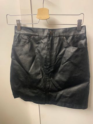 Mini Falda Negra de Cuero