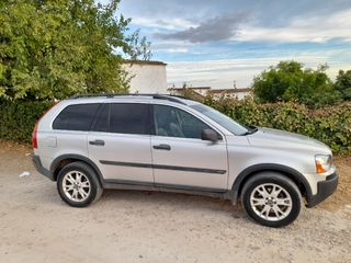 Volvo XC90 2004