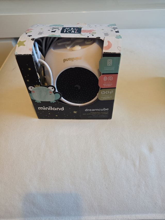 Miniland Dreamcube: Proyector musical