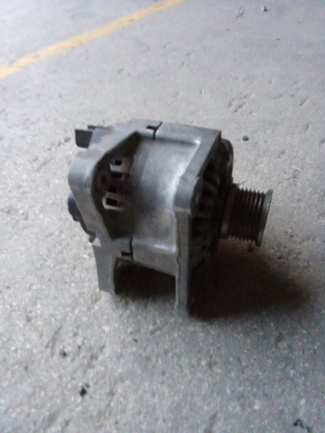 Alternador Renault ref:8200 100 907