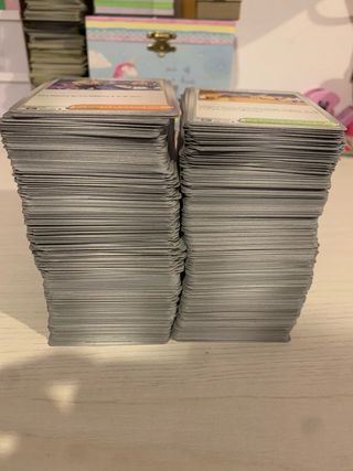 300 carte Pokémon 
