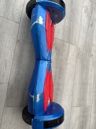 Hoverboard azul y rojo