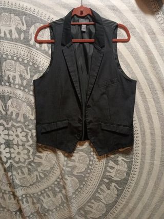 Chaleco negro H&M - Talla 50 EUR