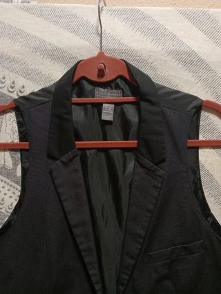 Chaleco negro H&M - Talla 50 EUR