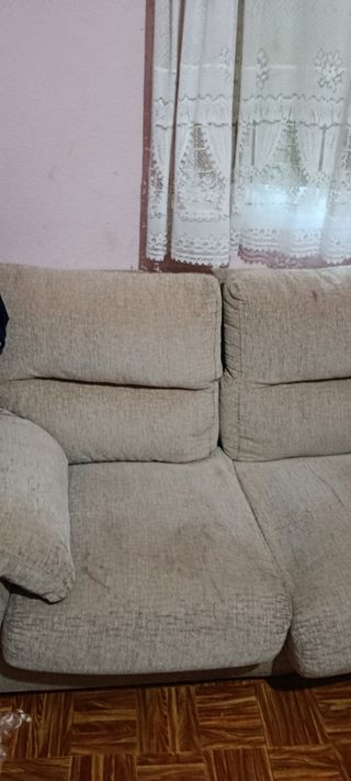 Sofá 2 plazas y sillón beige regalo