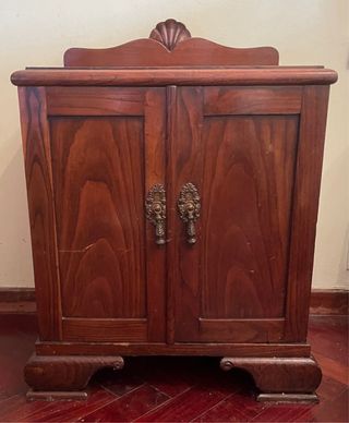 Comodini antichi in legno