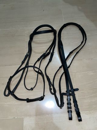 Cabezada y riendas cuero negras