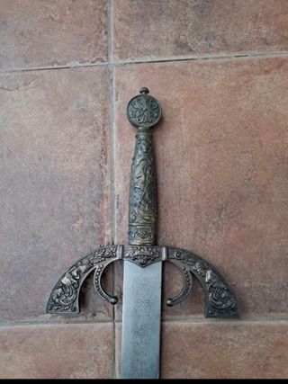 Espada antigua decorativa