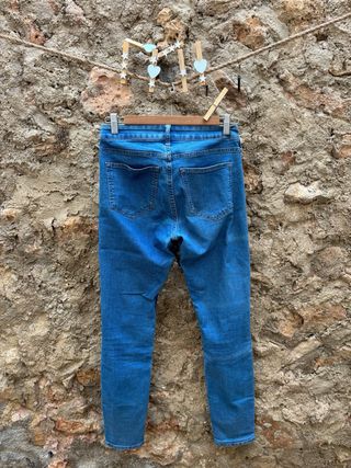 Vaqueros ajustados H&M