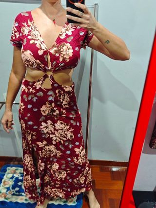 Vestido largo rojo floral