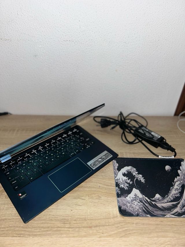 Portátil Acer Chromebook + Alfombrilla