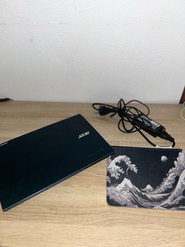 Portátil Acer Chromebook + Alfombrilla
