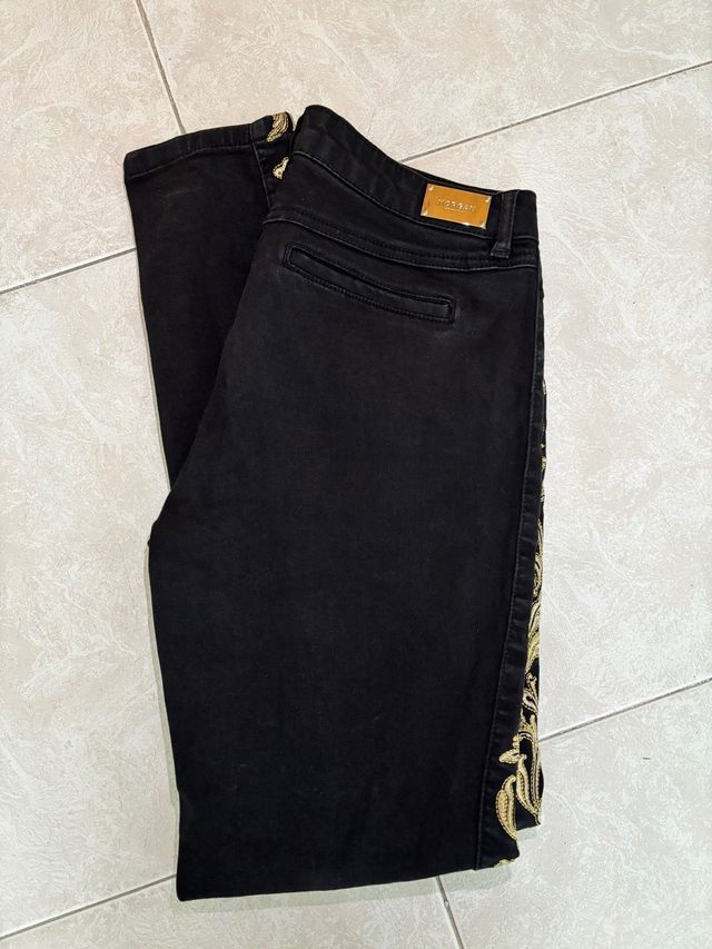 Jeans Morgan negros - dorados