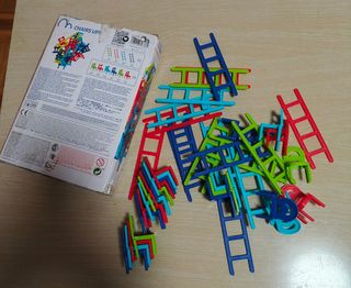 Chairs Up! - Juego de mesa ItsMagical