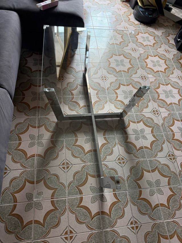 Mesa centro cristal y metal