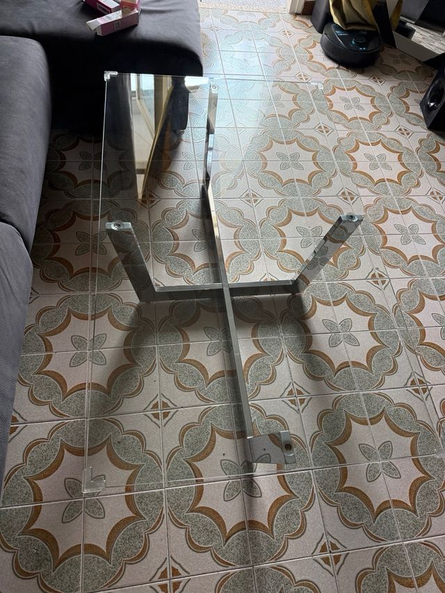 Mesa centro cristal y metal