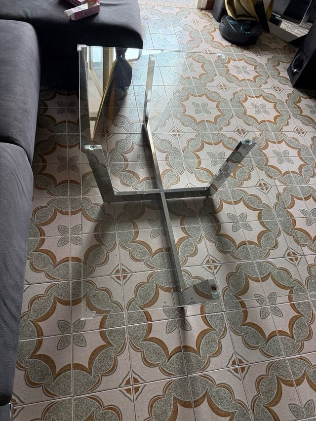 Mesa centro cristal y metal