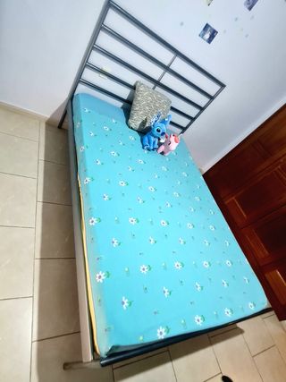 Cama doble Ikea metal gris
