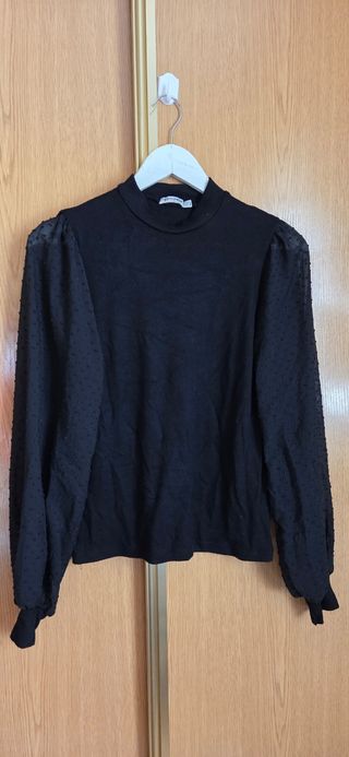Blusa negra Stradivarius M