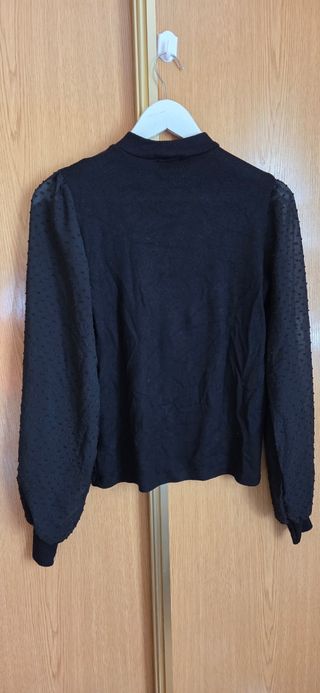 Blusa negra Stradivarius M