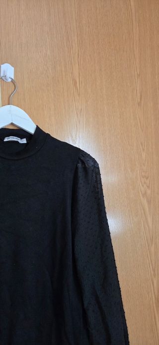 Blusa negra Stradivarius M