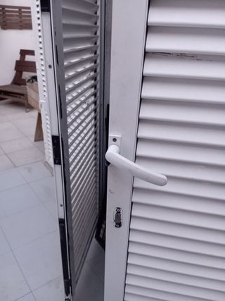 Puertas dobles de aluminio blanco