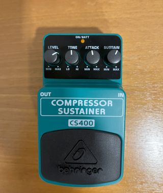 Pedal compresor /Sustainer Behringer CS400