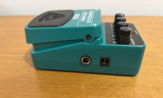 Pedal compresor /Sustainer Behringer CS400
