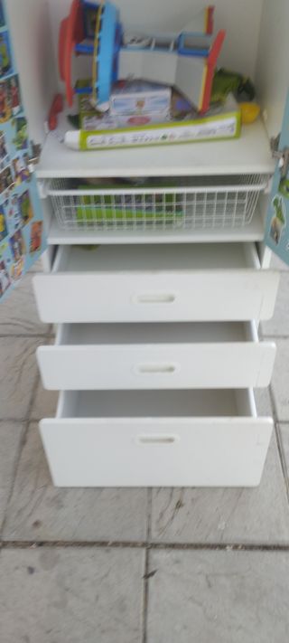 Armario infantil blanco y azul
