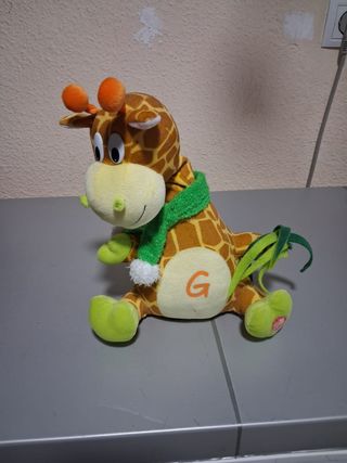 Jirafa musical peluche