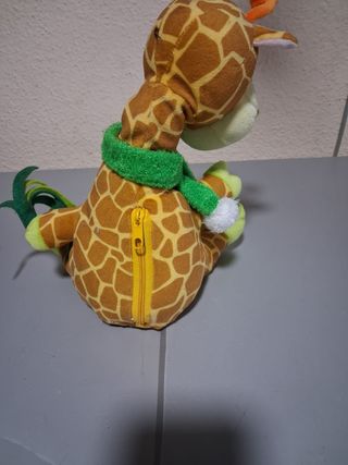 Jirafa musical peluche