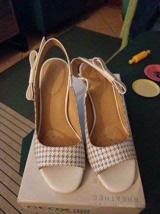 Sandali Geox beige/bianco
