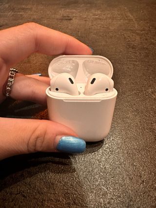 AirPods 2 Apple - Bianchi - Usati