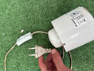 Ventilador blanco de plástico