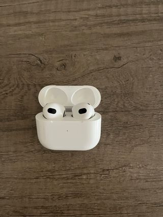 Apple AirPods 3 