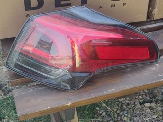 Piloto Toyota RAV4 2016 izquerdo más derecho 