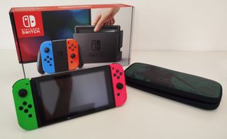 Consola Nintendo Switch + Funda
