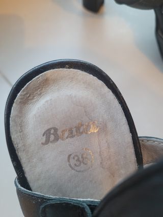 Zapatos Bata negros, talla 38
