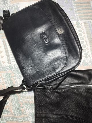 2 bolsos negros 