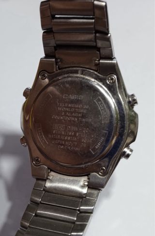 2 Relojes Casio dorados y plateados